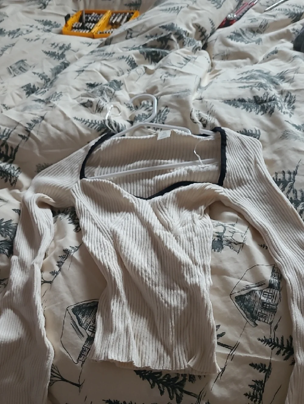 H&M White Ribbed Short Sleeve Top with Black Trim - Picture 2 of 3